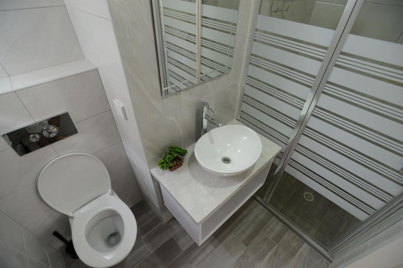 Olga Beach Apartment 28 Haifa Buitenkant foto