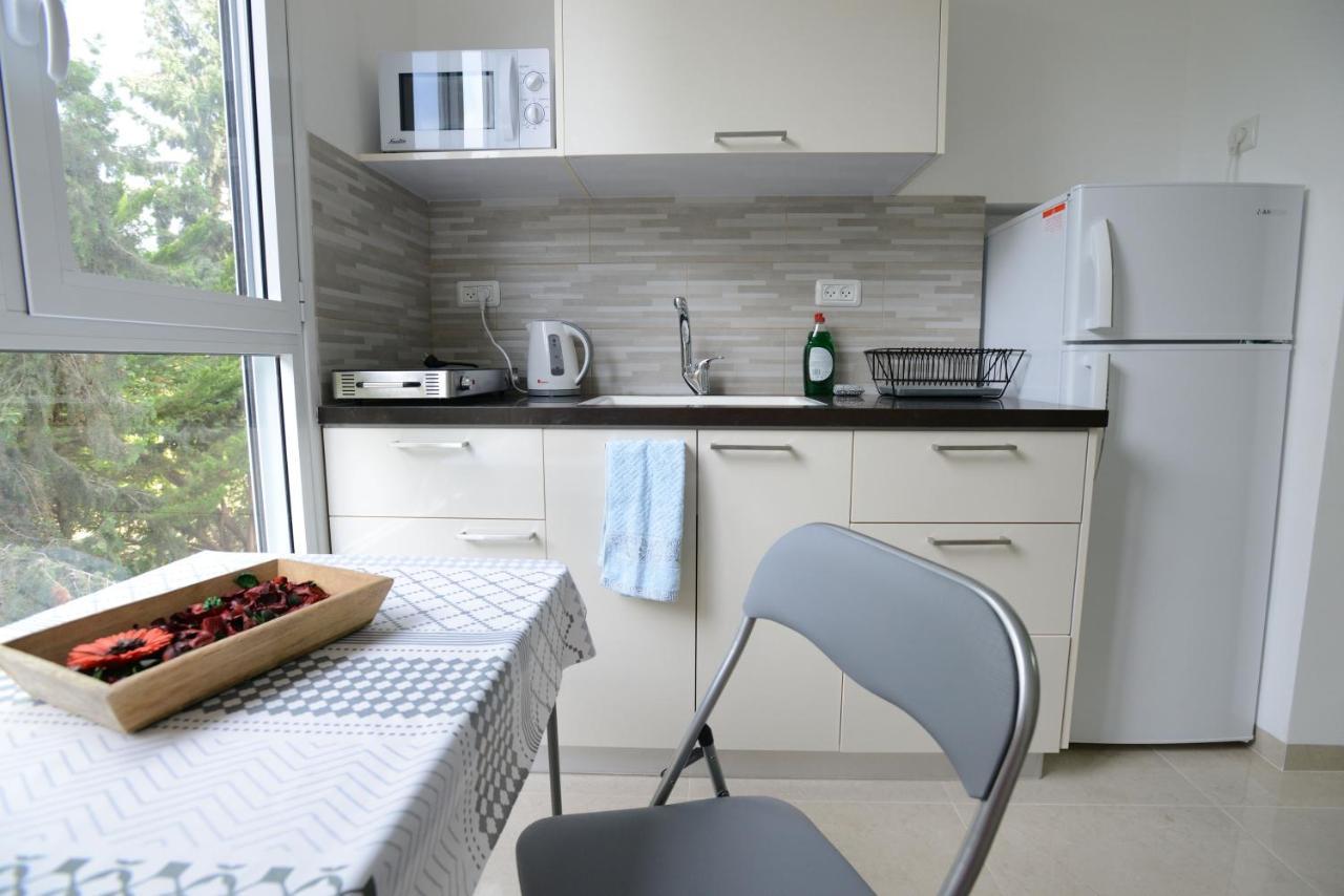 Olga Beach Apartment 28 Haifa Buitenkant foto