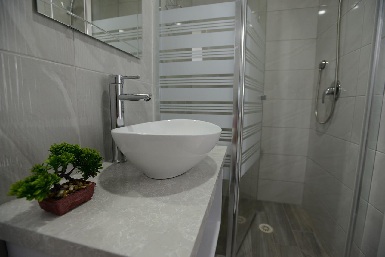 Olga Beach Apartment 28 Haifa Buitenkant foto